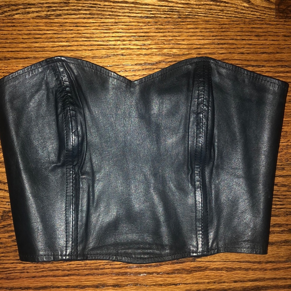 Alice & Olivia leather crop top sexy strapless